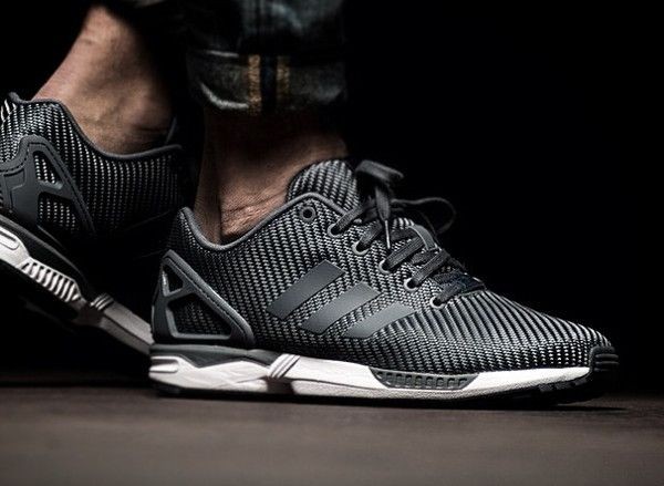 zx flux noir pas cher homme